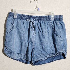 Universal Thread Shorts Womens M blue Chambray Denim Casual